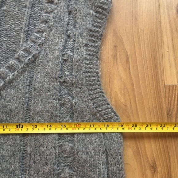 American Eagle Outfitters Cable Knit Sweater Vest Women’s M Heather Grey… - Picture 14 of 16